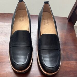 Naturalizer Black Flats Sleek Minimalist Design size 10